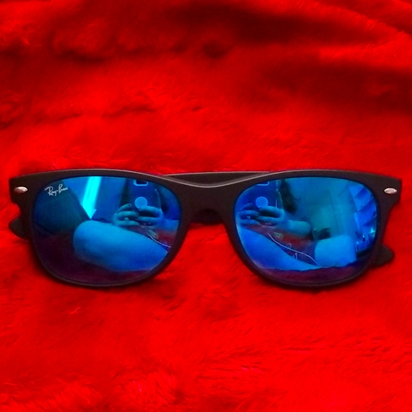 Ray-ban Sunglasses - Picture 1 of 3